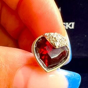 SWAROVSKI Brand new in box Antique Stunning 3D Crystal heart ♥️ earrings🔥🔥🔥